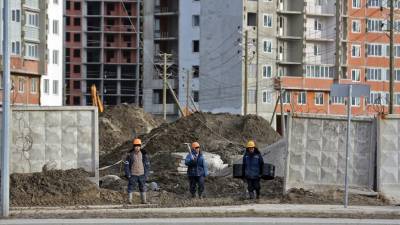 Давай, до свидания: застройщики Петербурга столкнулись с дефицитом мигрантов