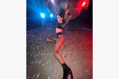 Ноги Дуа Липы на фото в бикини взволновали фанатов