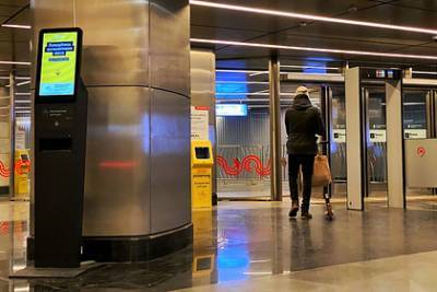 В столичном метро появились санитайзеры нового поколения