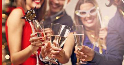 Больным COVID-19 назвали полезную альтернативу шампанскому на Новый год