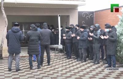 Власти Чечни отвергли обвинения в оправдании убийцы учителя во Франции
