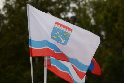 Александр Дрозденко поздравил ленинградцев по случаю Дня герба, флага и гимна региона