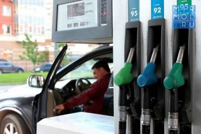 В Дагестане к декабрю немного выросли цены на бензин