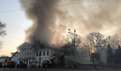 В Полтаве вспыхнуло здание бывшего дворянского собрания: детали, фото пожара
