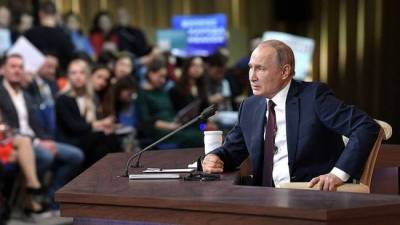На трансляцию пресс-конференции Путина телеканалы отвели три часа