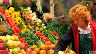 Азербайджанские томаты и яблоки исчезнут с прилавков российских магазинов