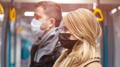 В Роспотребнадзоре назвали два вероятных сценария развития пандемии в январе