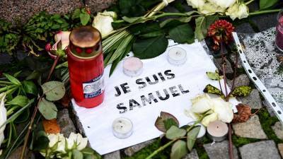 Еще пять человек задержали по делу об убийстве учителя во Франции