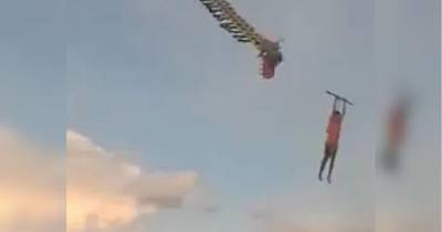 12-летний мальчик, которого унес в небо воздушный змей, рухнул с высоты девяти метров — момент попал на видео