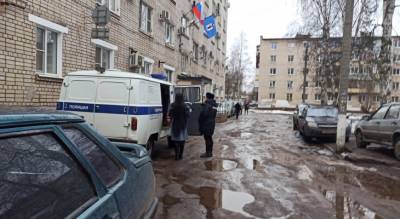 Упал с крыши детского сада: труп мужчины нашли в Ярославле