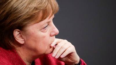 Меркель: ФРГ пока не удалось переломить ситуацию с коронавирусом