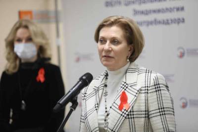 Попова сообщила, что вакцина от коронавируса SARS-CoV-2 защищает на полгода