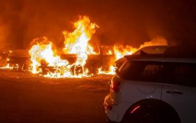 В Киеве подожгли машину депутата горсовета