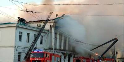 Масштабный пожар в центре Полтавы: на втором этаже исторического здания нашли тело погибшего