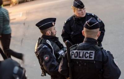 По делу об убийстве учителя во Франции задержаны пять выходцев из Чечни