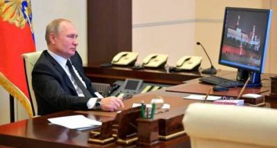 Кремль высказался о двух одинаковых кабинетах Путина в Сочи и Москве