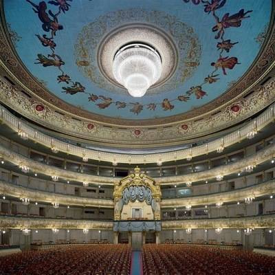 В Петербурге театры и концертные залы скорректируют афиши в соответствии с новогодними ограничениями