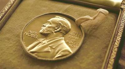 Первую Нобелевскую медаль 2020 года вручили американской поэтессе Луизе Глюк
