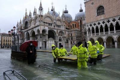 Базилика Святого Марка в Венеции вновь оказалась подтоплена