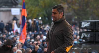 "Новый год без Никола Пашиняна": Ванецян предложил митингующим новый лозунг