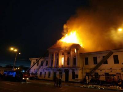 В Полтаве ликвидирован пожар в здании торгово-развлекательного центра