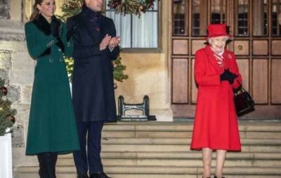 Красное или изумрудное? Кейт Миддлтон и Елизавета II встретились в Виндзоре и показали стильные образы (ФОТО)