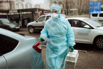 Автоволонтеры в Дагестане бесплатно доставляют врачей к больным коронавирусом