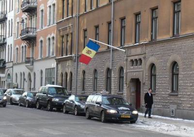 Посол Молдовы в России снят с должности после скандала с контрабандой