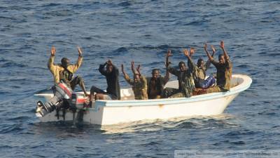 Судно с российскими моряками отбило атаку пиратов в Гвинейском заливе