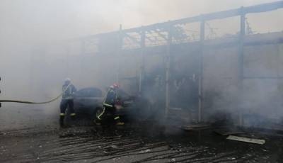 Центр Киева затянуло дымом из-за масштабного пожара: впечатляющие фото