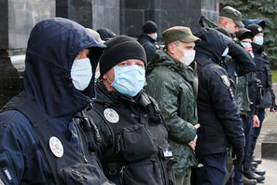 Журналист рассказал о контролирующих украинских силовиков российских агентах