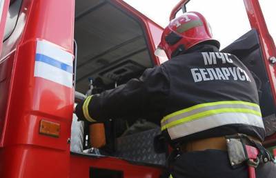 Серьезный пожар угрожал аутентичной деревне в Пинском районе