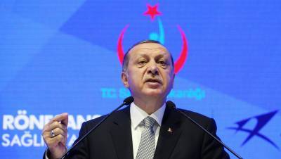 Эрдоган обвинил Францию в расистской риторике после скандала в Лиге чемпионов