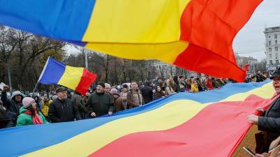 Скандал с контрабандой: молдавского посла в России сняли с поста