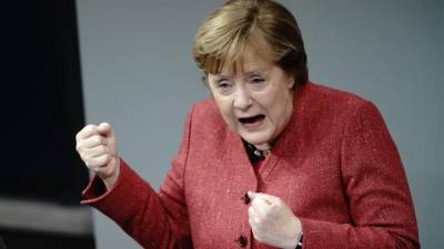«Нам нужно сократить контакты»: Меркель хочет закрыть школы