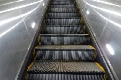 В киевском метро проведут масштабную замену перил эскалаторов: подробности