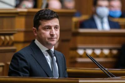 Зеленский обратился к Раде с просьбой отложить его законопроект о перезапуске КСУ