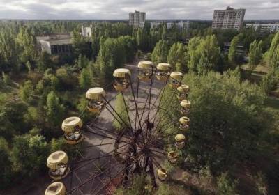 Зеленский поручил Кабмину подготовиться к 35-й годовщине Чернобыльской трагедии