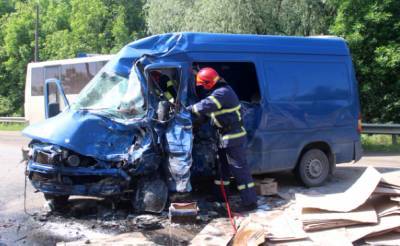 В Хмельницкой области столкнулись два микроавтобуса: погибли три человека