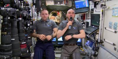 Космонавты на МКС поздравили соотечественников с Днем России