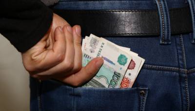 Это фиаско: житель Мордовии украл из магазина 83 тысячи рублей, но растерял их по дороге