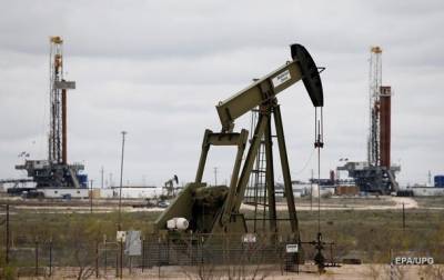 Цена на нефть закрепилась ниже 38 долларов
