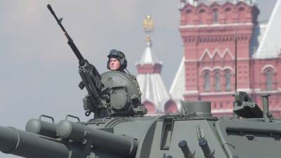 Пушков объяснил решение не приглашать Зеленского на Парад Победы