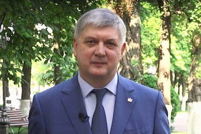 Праздничное утро в Воронеже: губернатор поздравил мэра