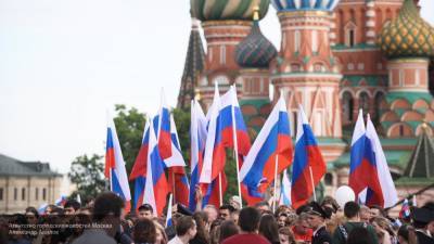 МЧС сообщило, что около 100 тысяч человек обеспечат безопасность граждан в День России