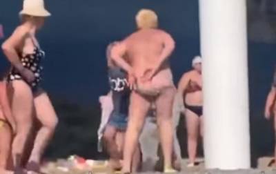 Драка пляжниц в Крыму попала на видео