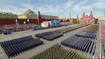 Мэр Москвы выступил против похода москвичей на парад