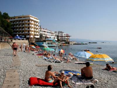 Власти Крыма призвали "смело бронировать отдых" на полуострове уже с 1 июля
