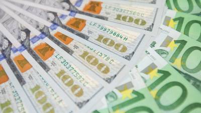 Курс валют: доллар и евро стабилизировались