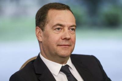 Медведев в День России принял участие во флешмобе
